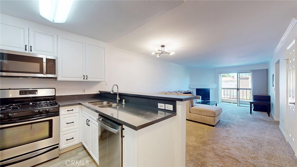 5550 Owensmouth Avenue 217