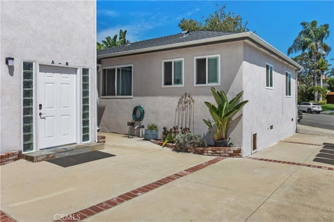 Photo of 423 1/2 Westminster Avenue #B, Newport Beach, CA 92663 (MLS # OC26156302)