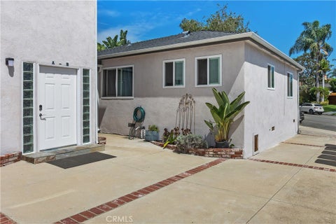 Photo of 423 1/2 Westminster Avenue #B, Newport Beach, CA 92663 (MLS # OC26156302)