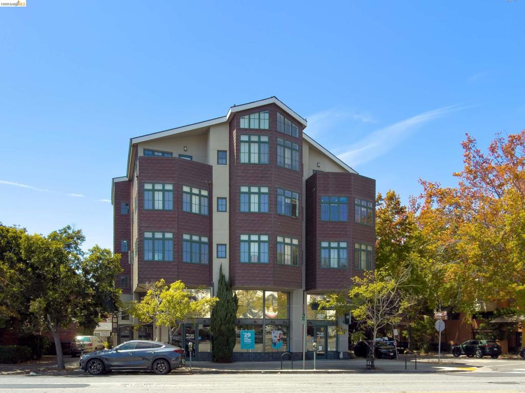 2628 Telegraph Ave AVE 303, Berkeley CA 94704