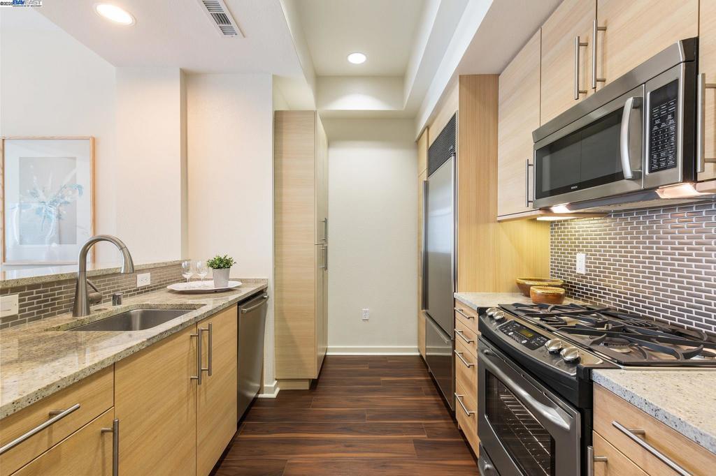 DOWNTOWN W.CREEK - Residential