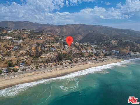 Photo of 21415 Rambla Vista, Malibu, CA 90265 (MLS # 25616713)