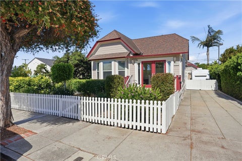 Photo of 293 Jordan AVE, Ventura, CA 93001 (MLS # SR26117064)