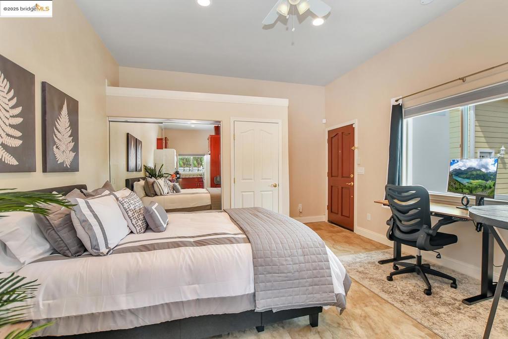 POETS CORNER - Residential