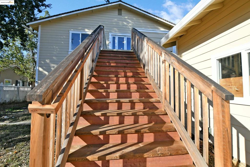 POETS CORNER - Residential