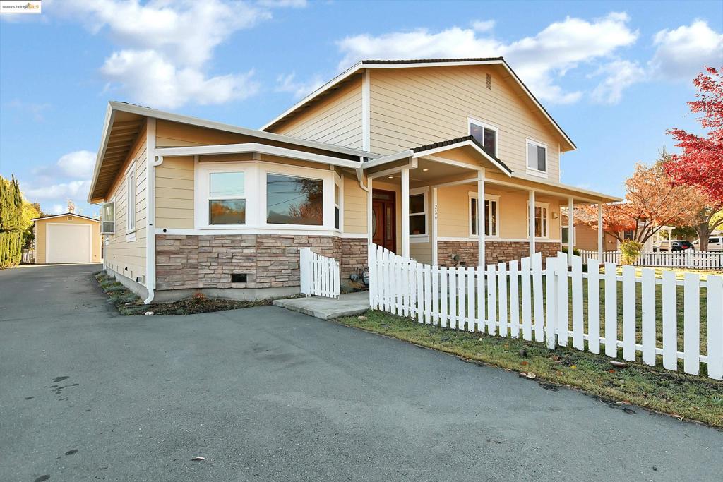 POETS CORNER - Residential