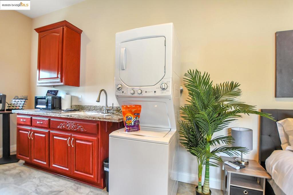 POETS CORNER - Residential