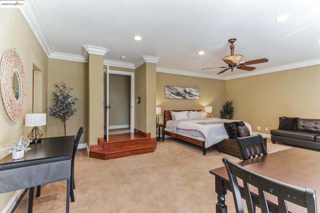 POETS CORNER - Residential