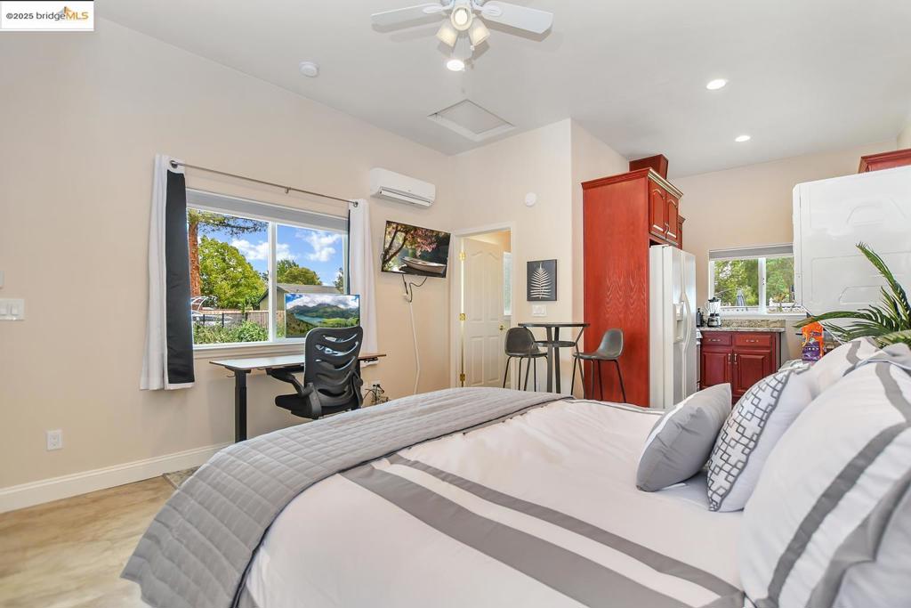 POETS CORNER - Residential