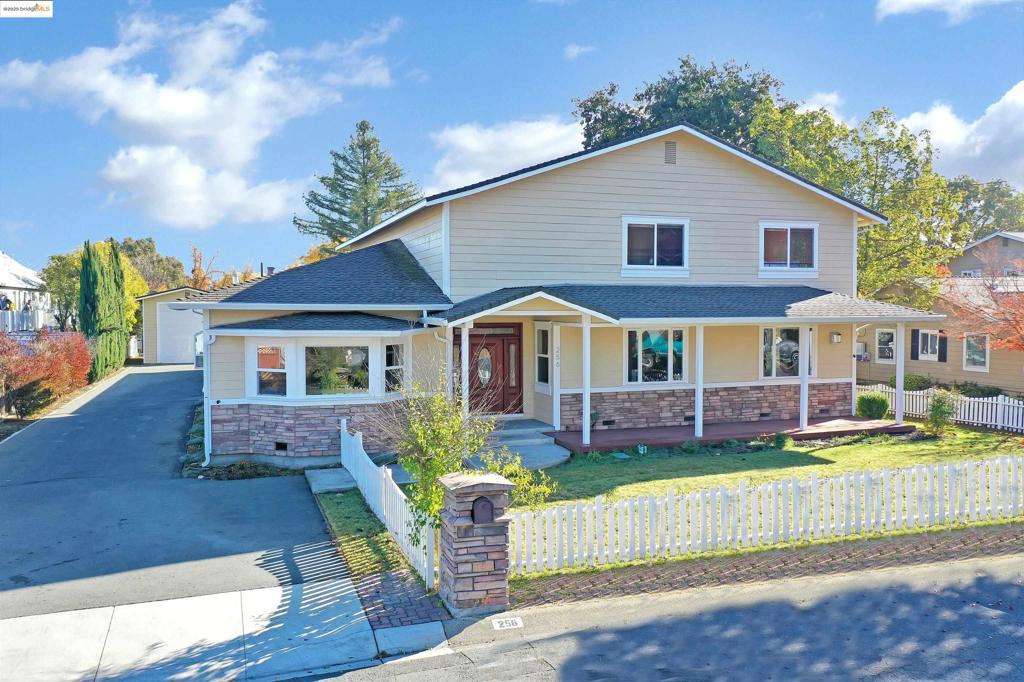 POETS CORNER - Residential