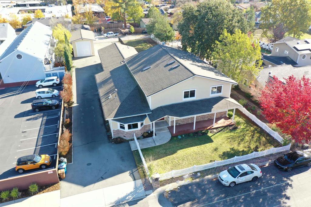 POETS CORNER - Residential