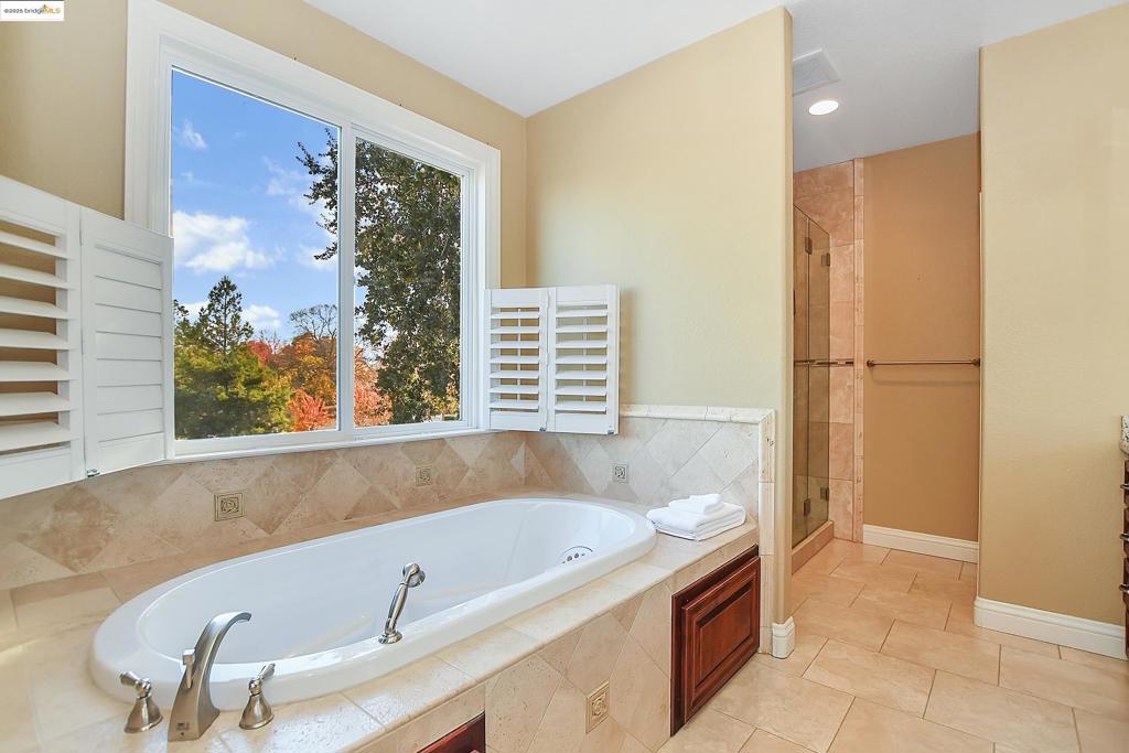 POETS CORNER - Residential