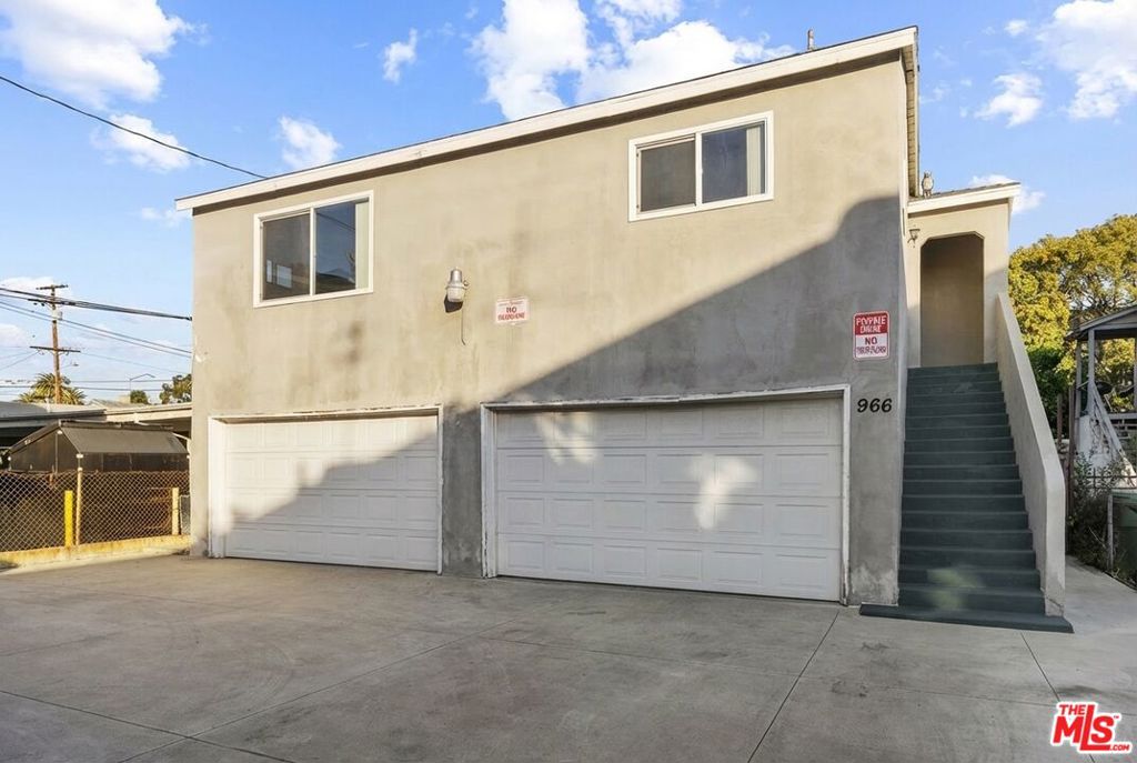 966 N Serrano Avenue