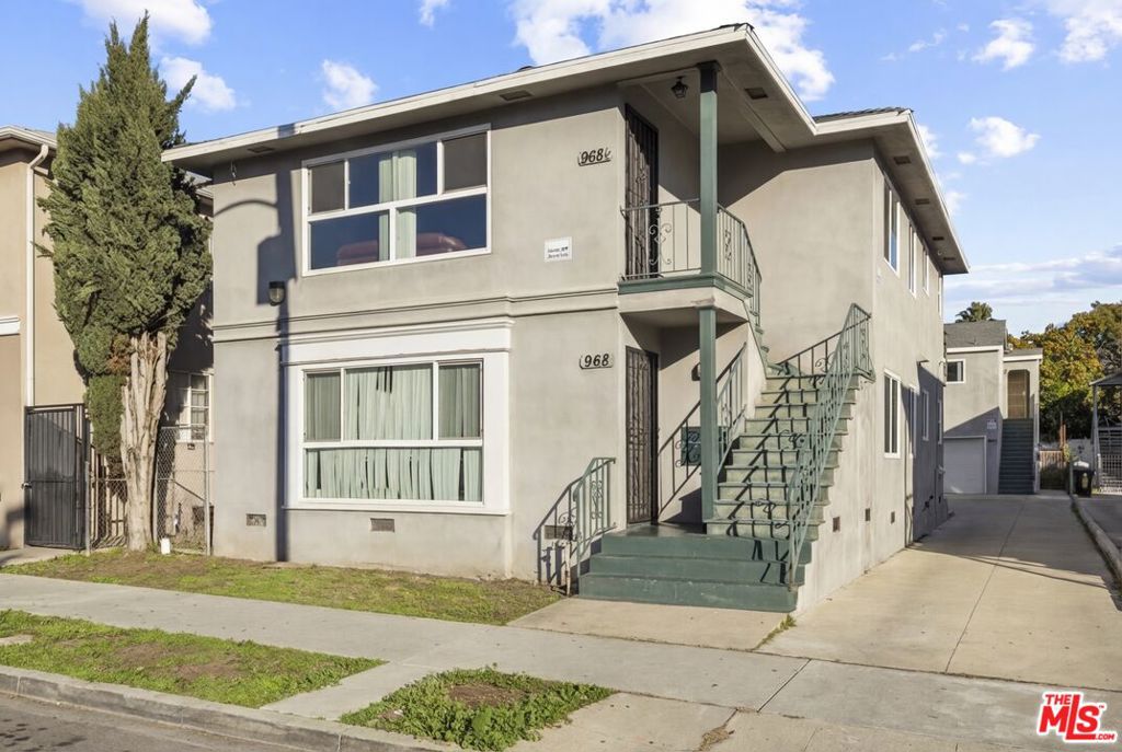 966 N Serrano Avenue