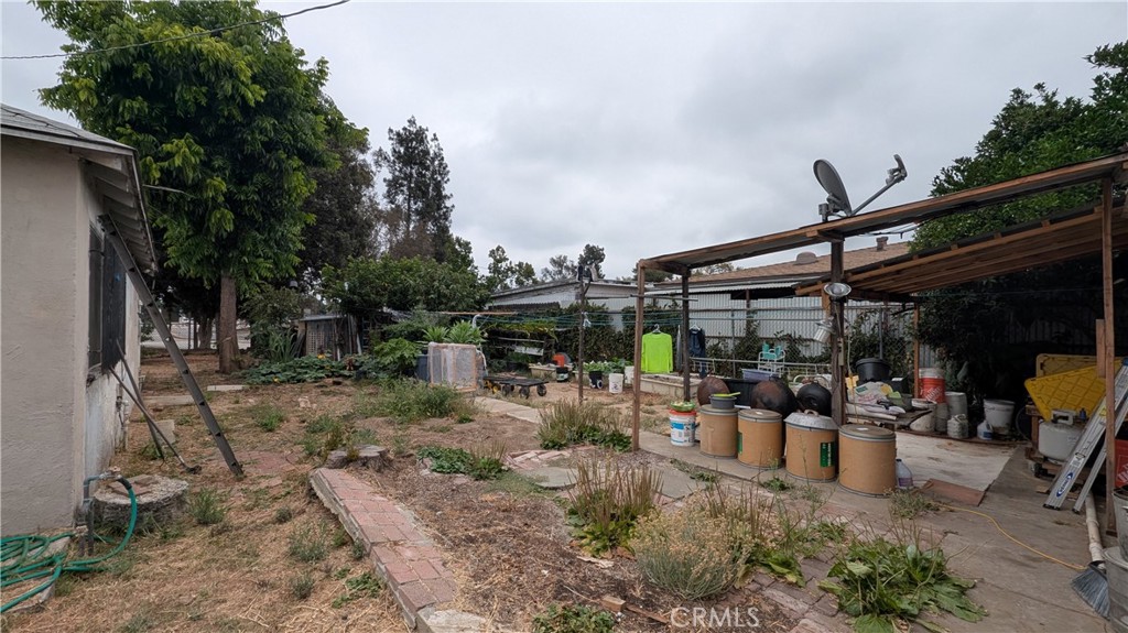 1113 W Hellman Avenue