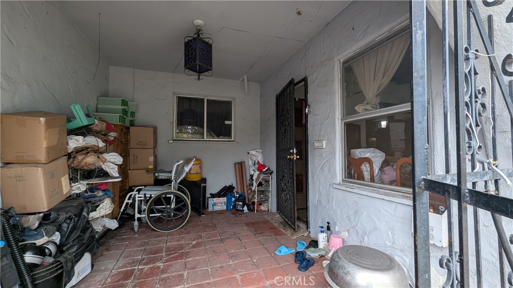 1113 W Hellman Avenue