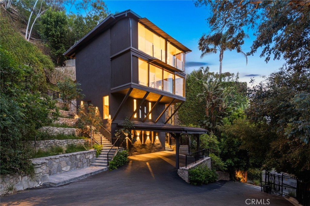 1782 Viewmont Drive