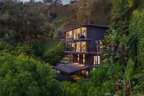 1782 Viewmont Drive Los Angeles CA 90069