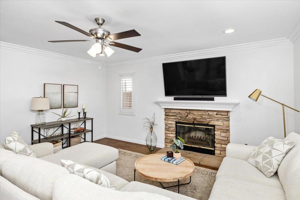 338 Spring Canyon Way