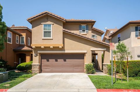 Photo of 27635 Sienna Ridge, Canyon Country, CA 91351 (MLS # PW25184820)