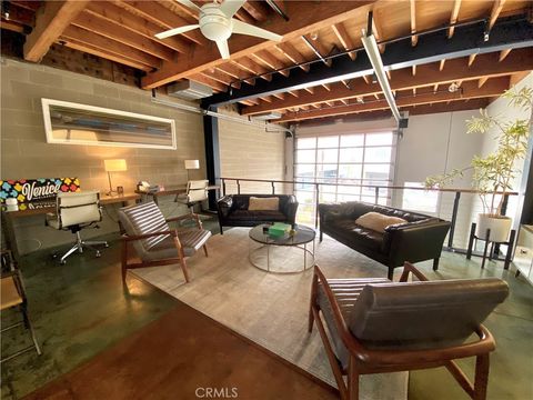 Photo of 2114 Narcissus Ct CT, Venice, CA 90291 (MLS # IN26107830)