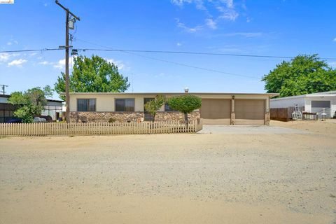 Photo of 944 Sherman Ln LN, Oakley, CA 94561 (MLS # 41135285)