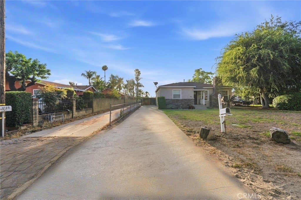 4121 Amistad Ave