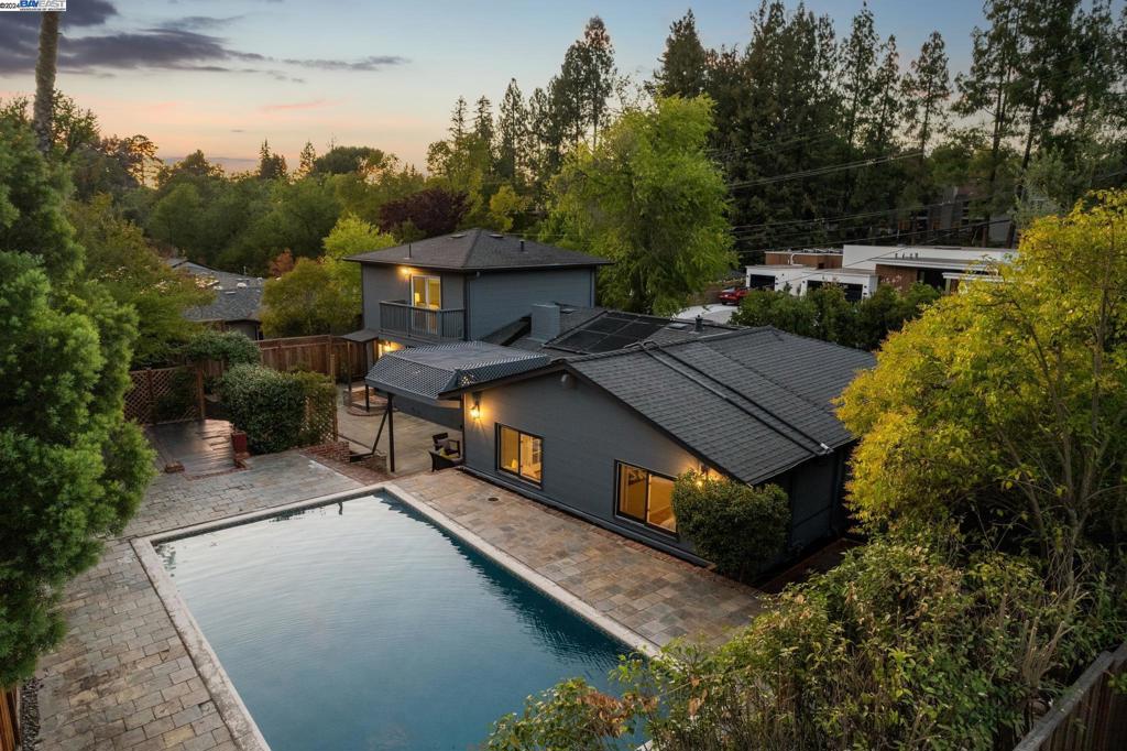 LAKEWOOD - Residential