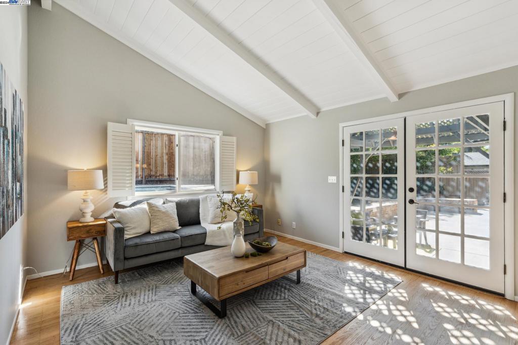 LAKEWOOD - Residential