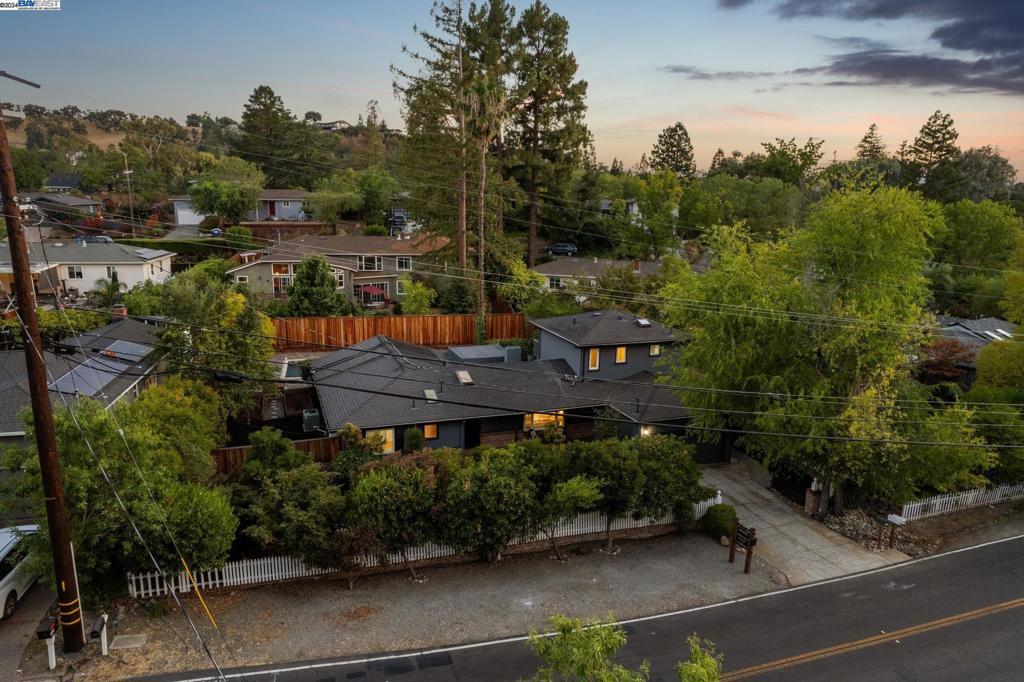 LAKEWOOD - Residential