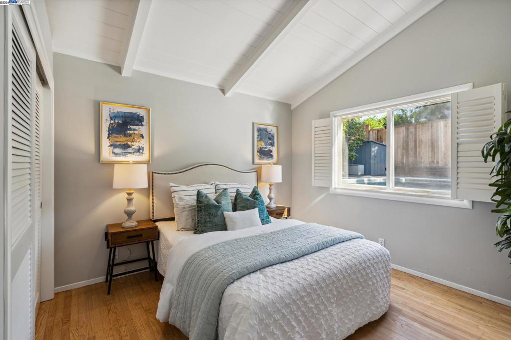 LAKEWOOD - Residential