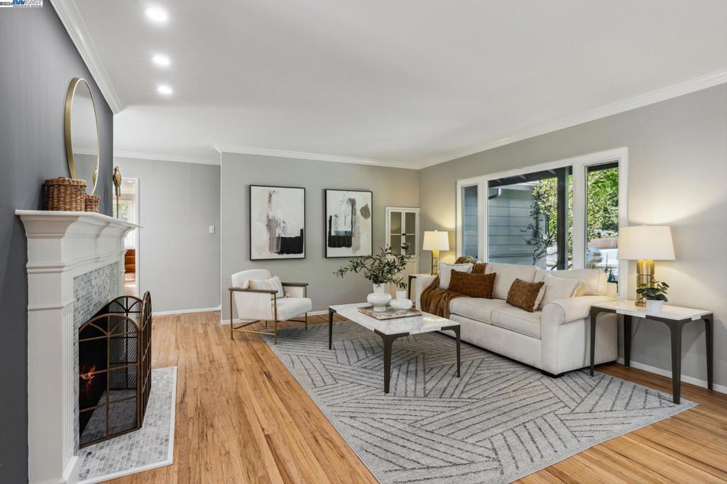 LAKEWOOD - Residential