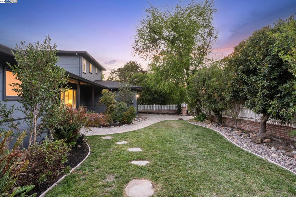 LAKEWOOD - Residential