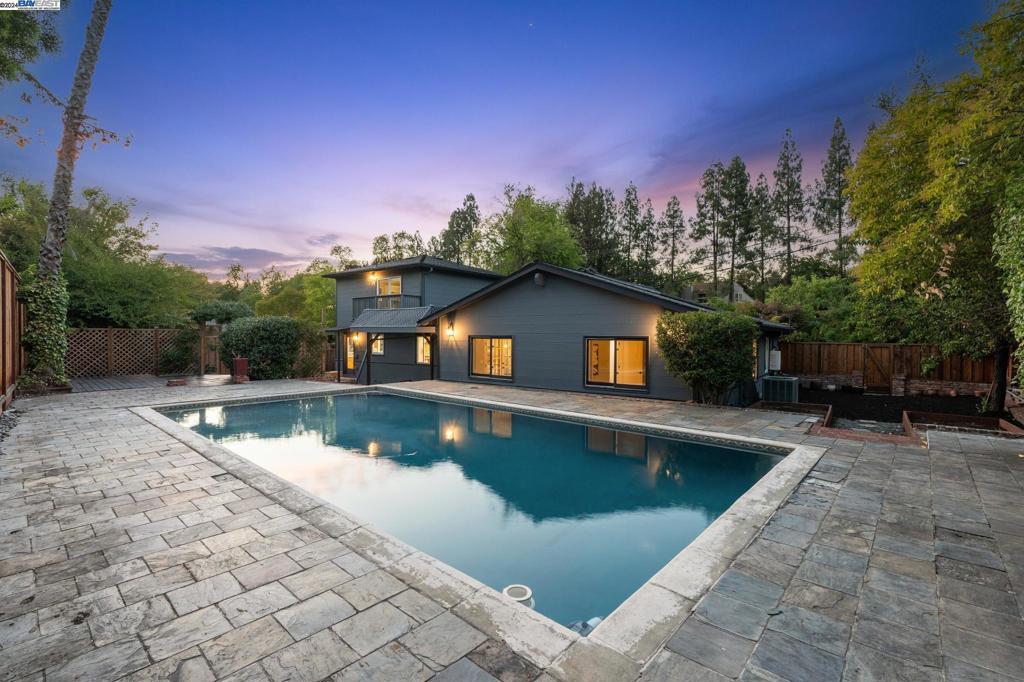 LAKEWOOD - Residential