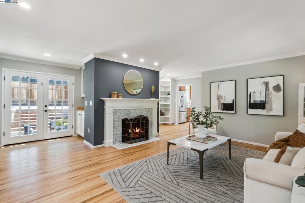 LAKEWOOD - Residential