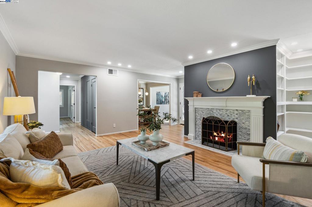 LAKEWOOD - Residential