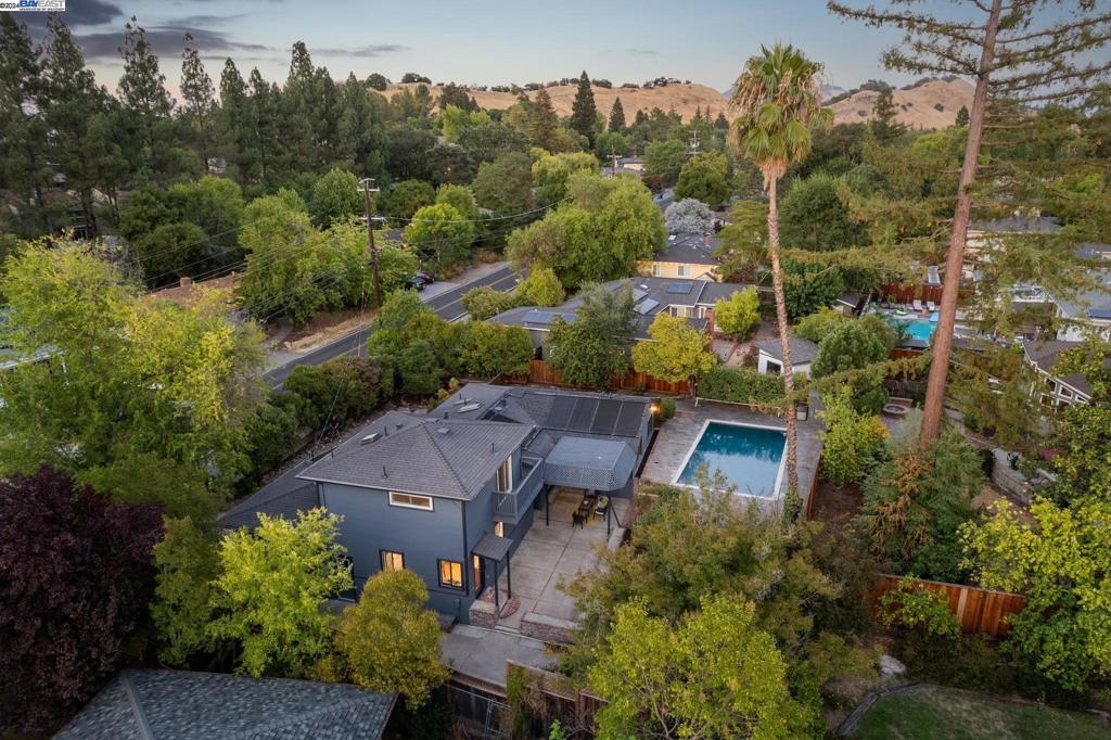 LAKEWOOD - Residential