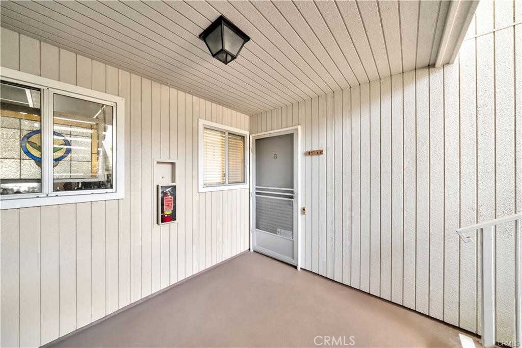 2183 E Via Mariposa B