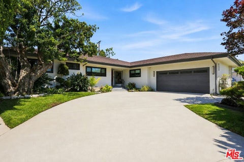 Photo of 6511 Wooster Avenue, Ladera Heights, CA 90056 (MLS # 26864465)