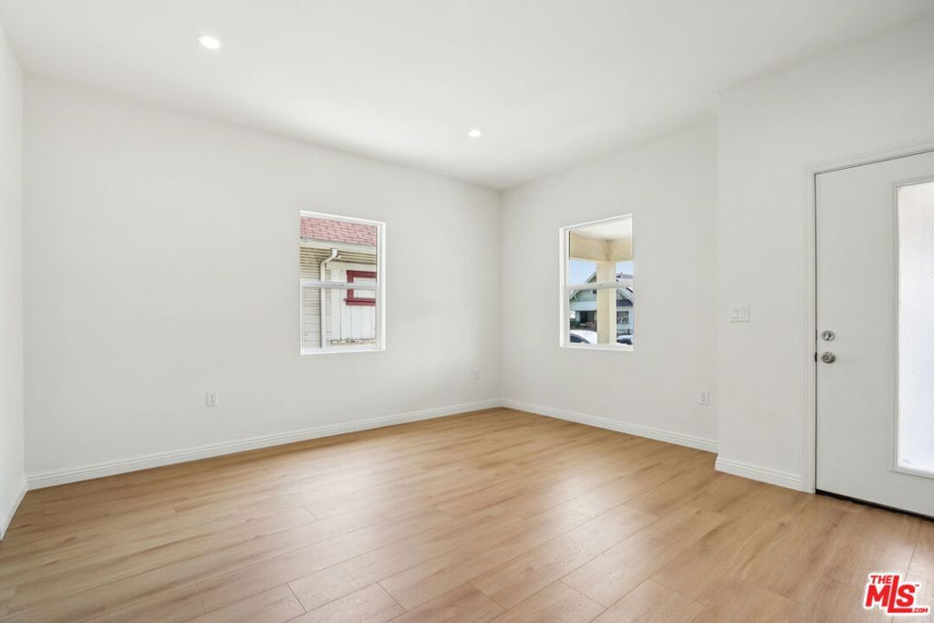 Photo of 227 W 41st Street, Los Angeles, CA 90037 (MLS # 26704233)