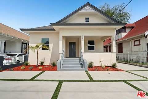 Photo of 227 W 41st Street, Los Angeles, CA 90037 (MLS # 26704233)