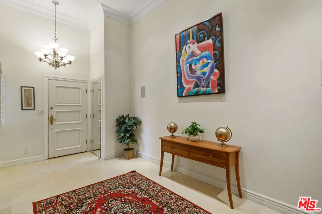 West Hollywood, California 90069, United States, 2 Bedrooms Bedrooms, ,3 BathroomsBathrooms,Residential,Active,93376