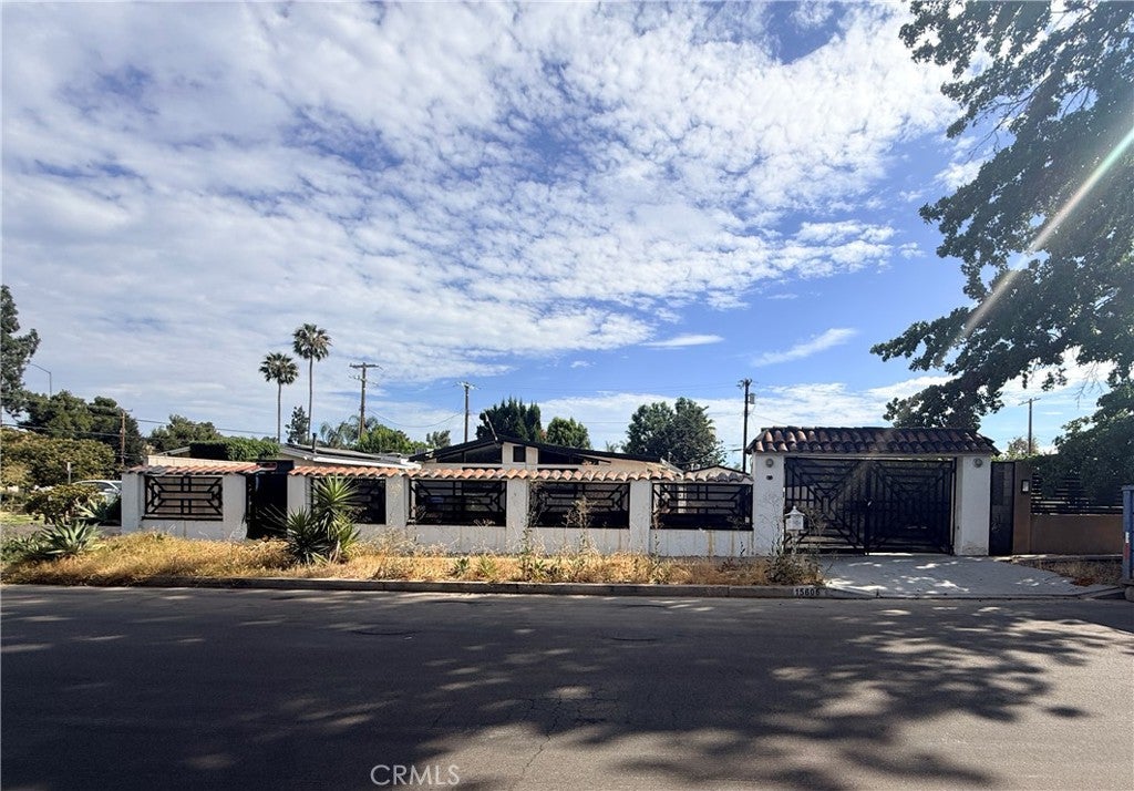 15606 Simonds ST, Granada Hills CA 91344
