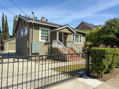 Photo of 102 Poplar Avenue, Redwood City, CA 94061 (MLS # ML82045515)