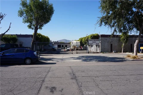 MLS: OC26187278