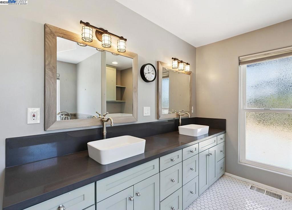 LIVERMORE - Residential