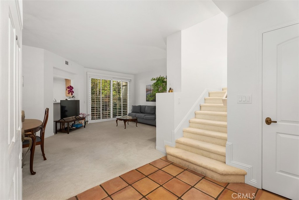 2303 Paseo Circulo