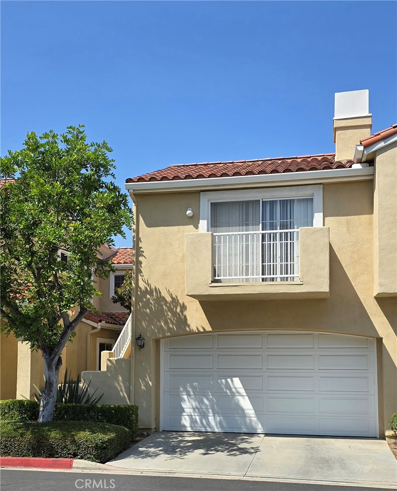 2303 Paseo Circulo