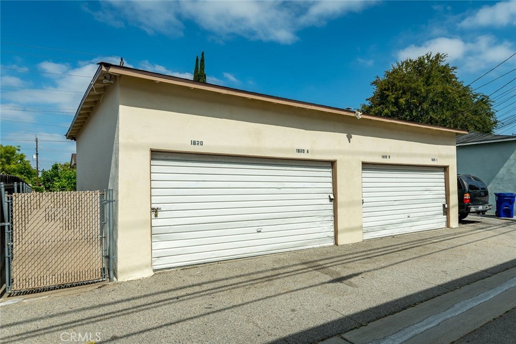 1820 N Hollywood
