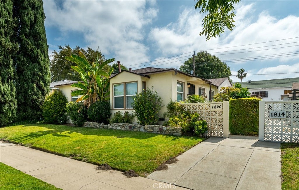 1820 N Hollywood